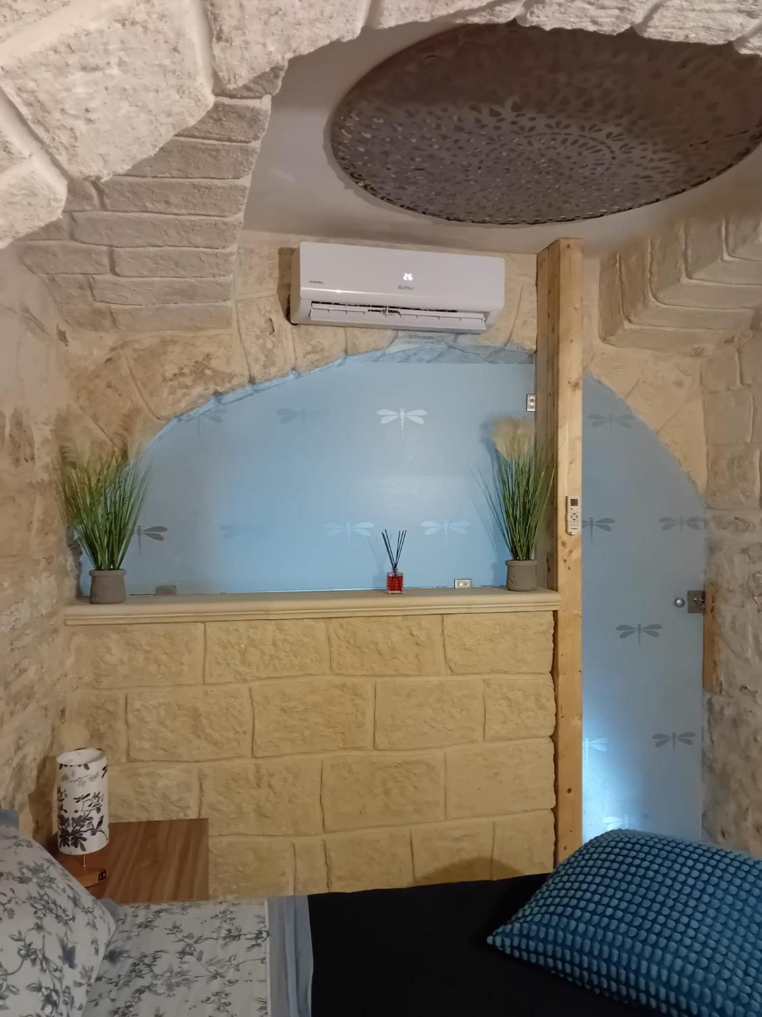 B & B La Grotta 比谢列 外观 照片