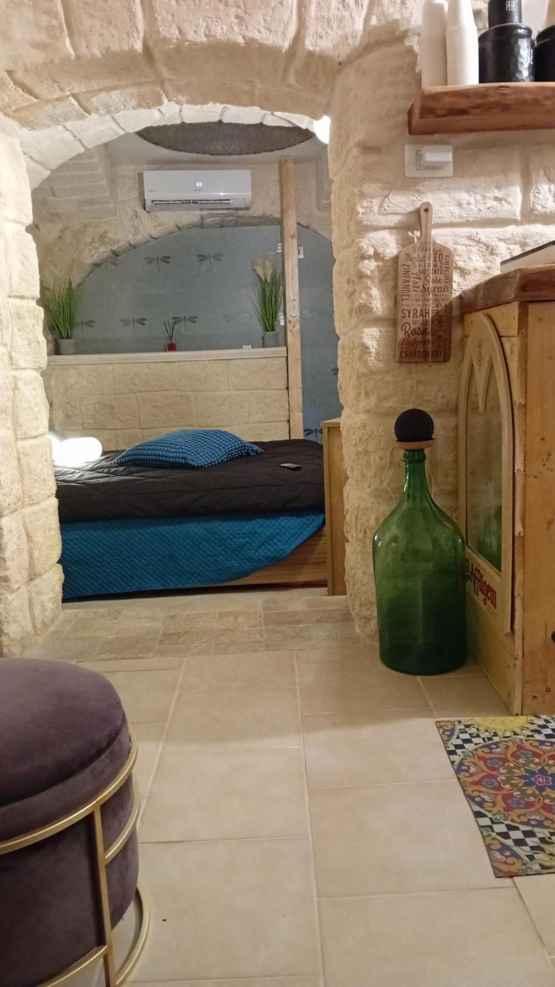 B & B La Grotta 比谢列 外观 照片
