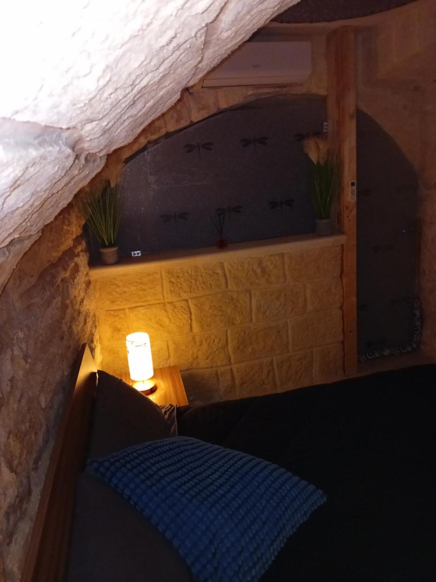 B & B La Grotta 比谢列 外观 照片